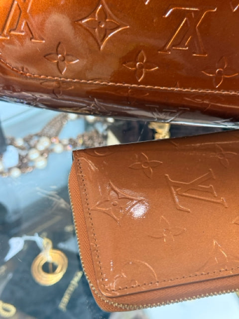 Louis Vuitton BRONZE WALLET Designer
