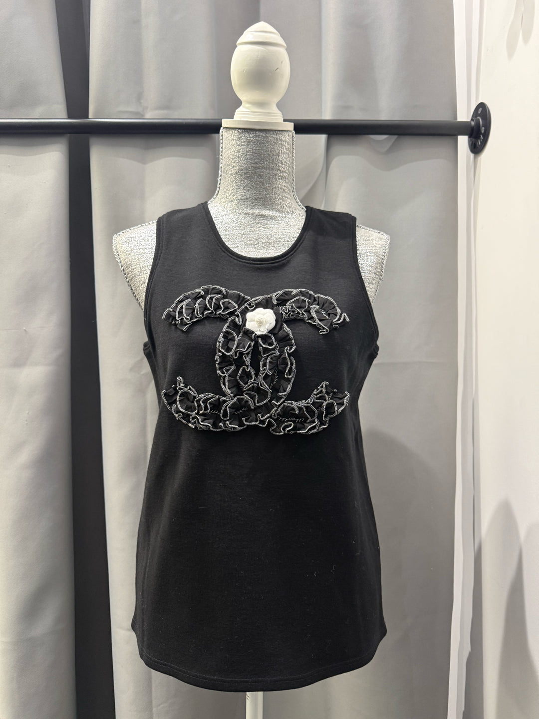 Chanel Slv less Wool Tank w/ Camila Flowers Size 40