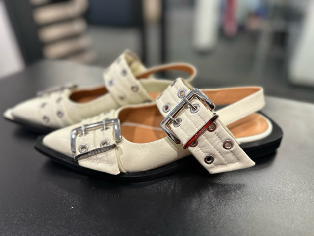 Ganni Sz 37 Off White Shoes w/ Buckles