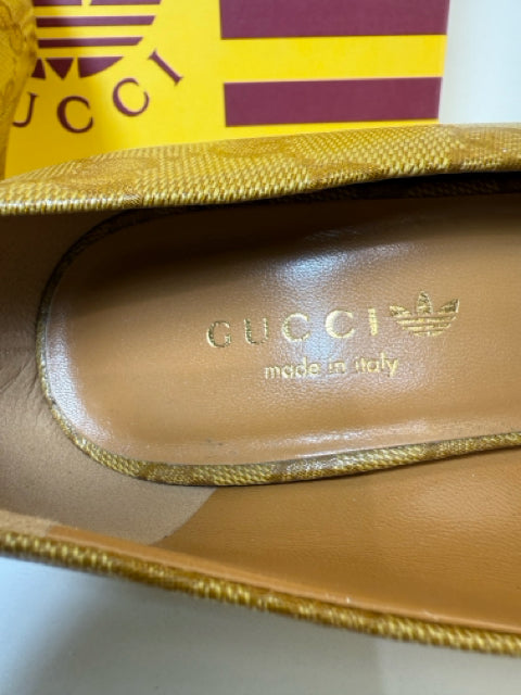 Pre Owned Gucci Pump IN BOX Size 36.5 w 3.75" heel GUCCI X Addidas collab GG