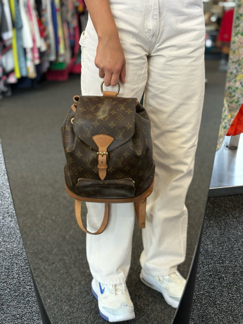 louis vuitton cloth backpack Louis Vuitton Canvas Monstsuaris MM Backpack Bag – eliterepeatny