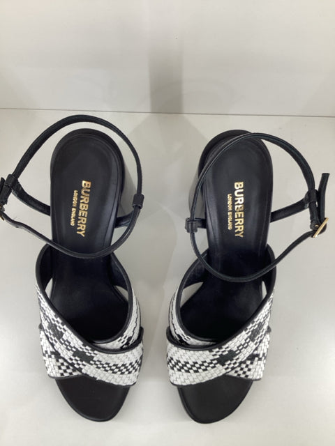 Pre Owned Burberry Sz 9 Woven Leather Castlebar Chunk Heels Designer Shoes