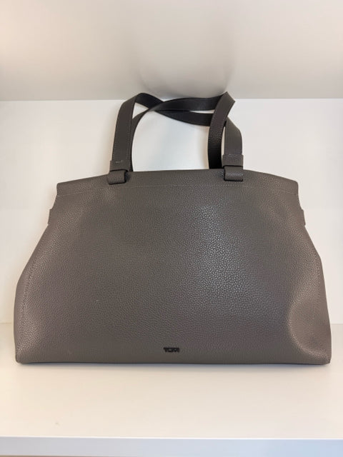 Pre Owned Tumi Grey Leather Pebbled Tote