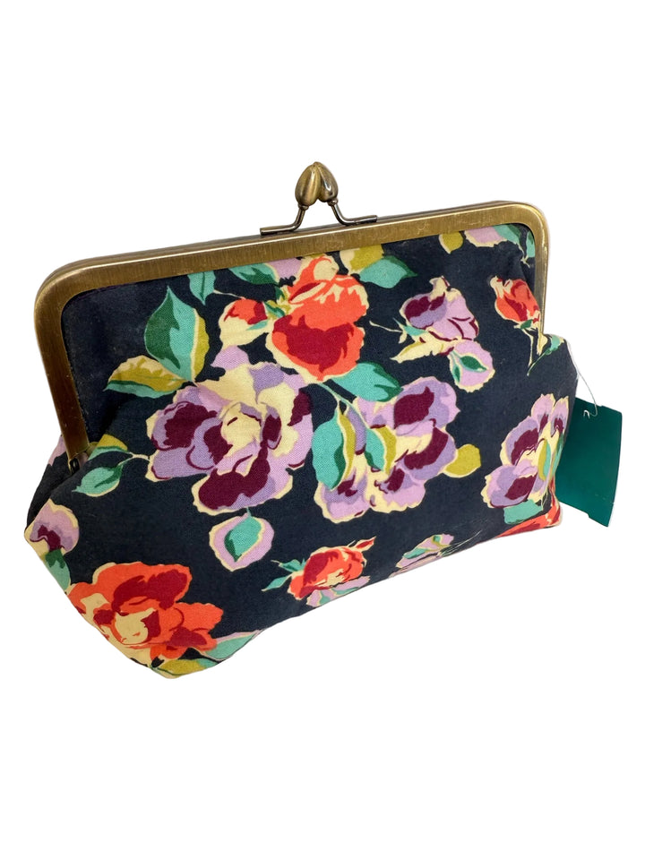Mega Coin Kiss Flower Clutch