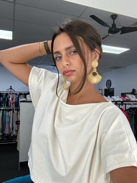 Pre Owned Givenchy Gold Door Knocker String Clip On  Earrings
