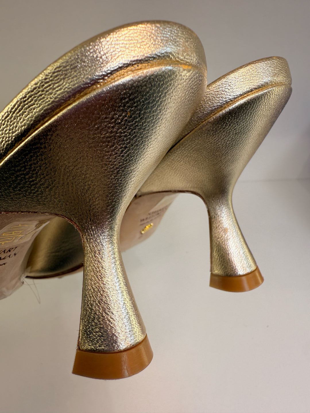 Stuart Weitzman Sz 6 Gold Kitten Heel Tia Sandal Mules in Box