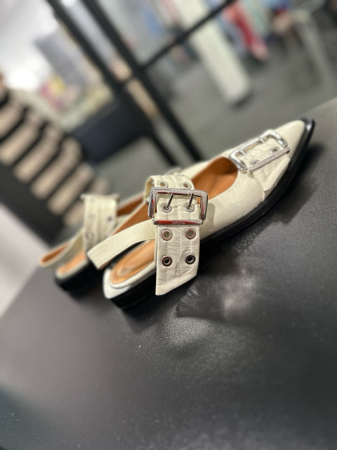 Ganni Sz 37 Off White Shoes w/ Buckles