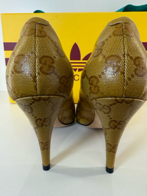 Pre Owned Gucci Pump IN BOX Size 36.5 w 3.75" heel GUCCI X Addidas collab GG