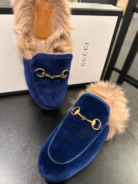 Gucci Sz 35.5 Blue Horsebit Velvet and Fur Shoes Mules Designer