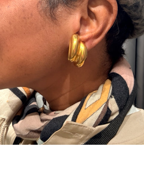 Pre Owned Robert Lee Morris Matte Gold Clip On Earrings