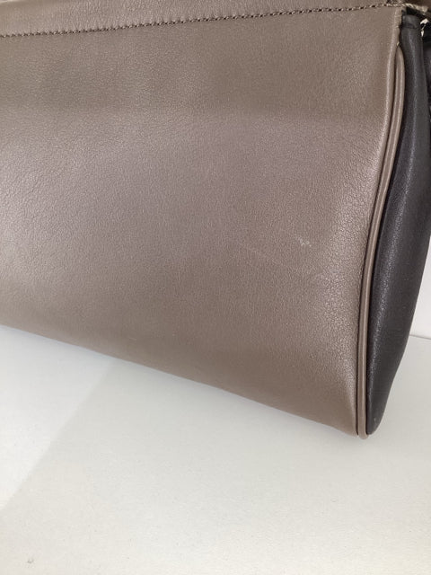 Pre Owned Coach blk/tobacco zippy w/wrist strap Clutch Bag