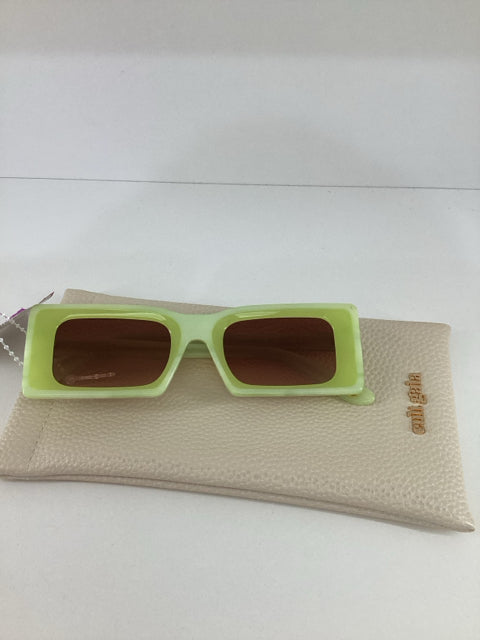 Pre Owned Cult Gaia Yellow Resin SUNGLASSES W/ Case