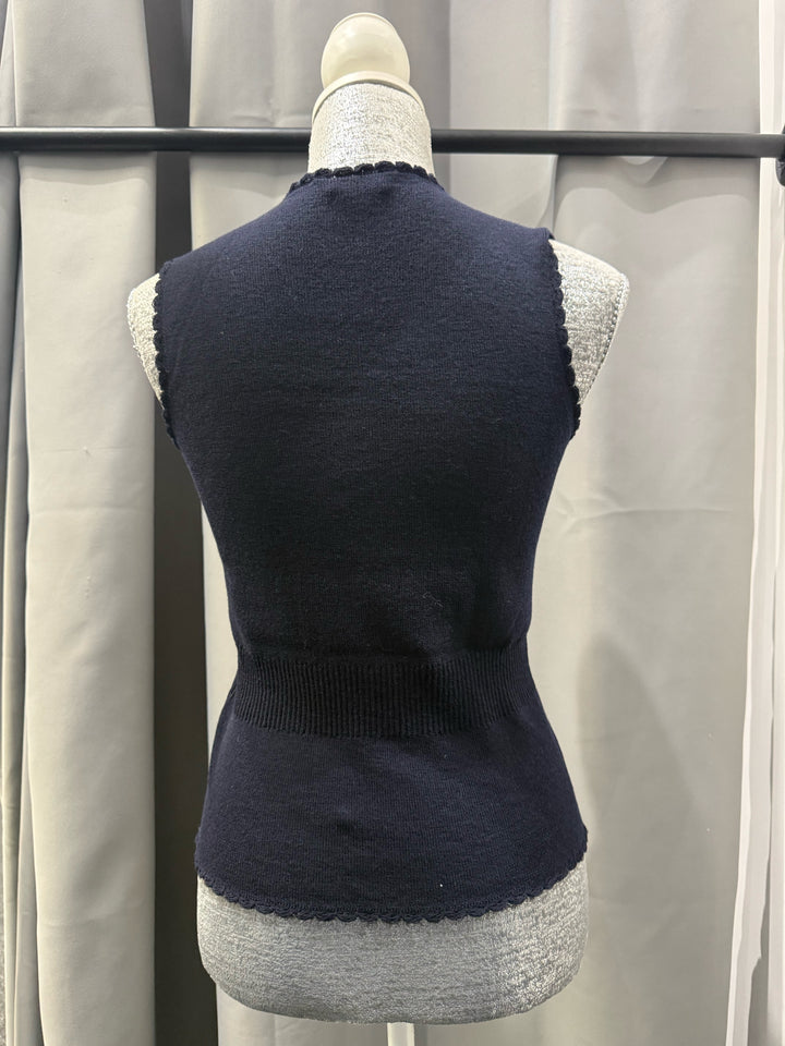 Cardigan 24 Slvless Pullover Vneck w patch Vest Size 36