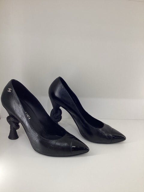 Chanel Sz 40.5 Black Pumps Knotted Heels Shoes