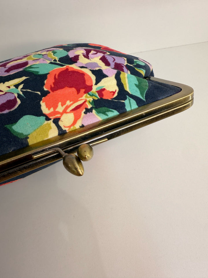 Mega Coin Kiss Flower Clutch