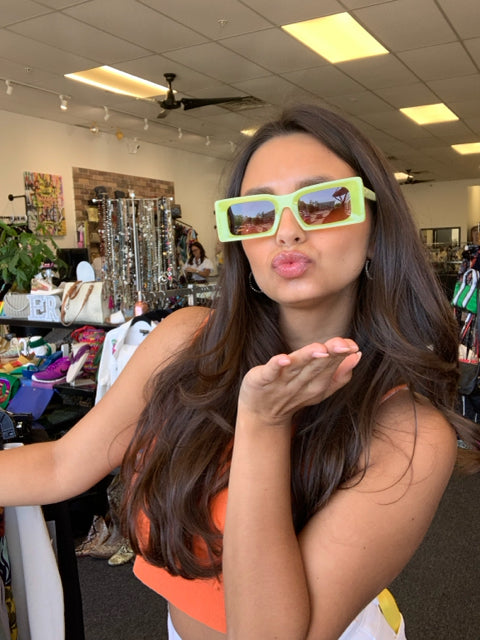 Pre Owned Cult Gaia Yellow Resin SUNGLASSES W/ Case