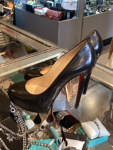 Sz 37.5 Bianca Christian Louboutin Pump Shoe