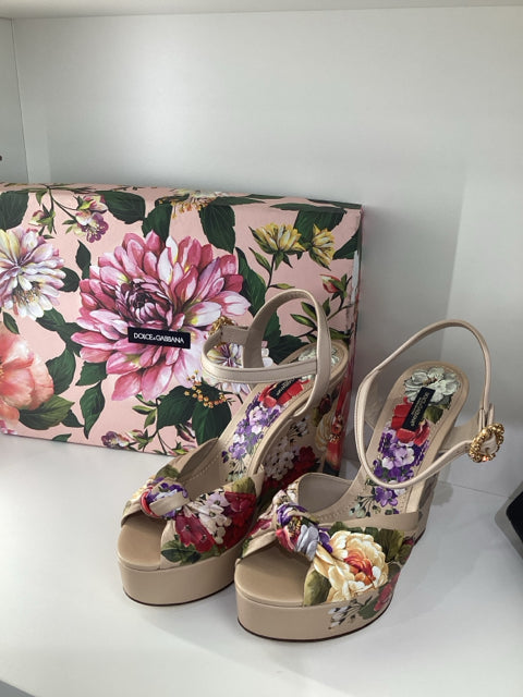 Sz 40 Dolce & Gabbana Beige Floral Wedges Heels w/ Box