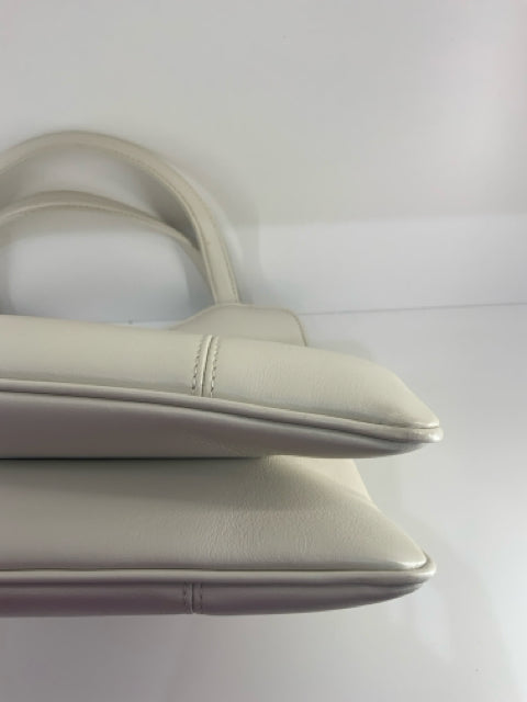 Pre Owned Gucci Chalk White Medium GG Tote w Chain Shoulder Strap Designer Bag