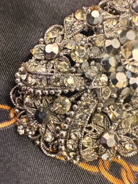 Oval Marcasite Stones Can Be Used as a Pendant Brooch