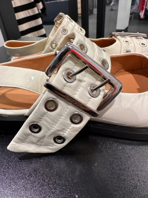 Ganni Sz 37 Off White Shoes w/ Buckles