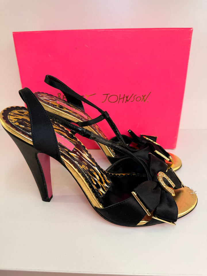NIB Betsy Johnson Tallulah New York Sandals Sz 10
