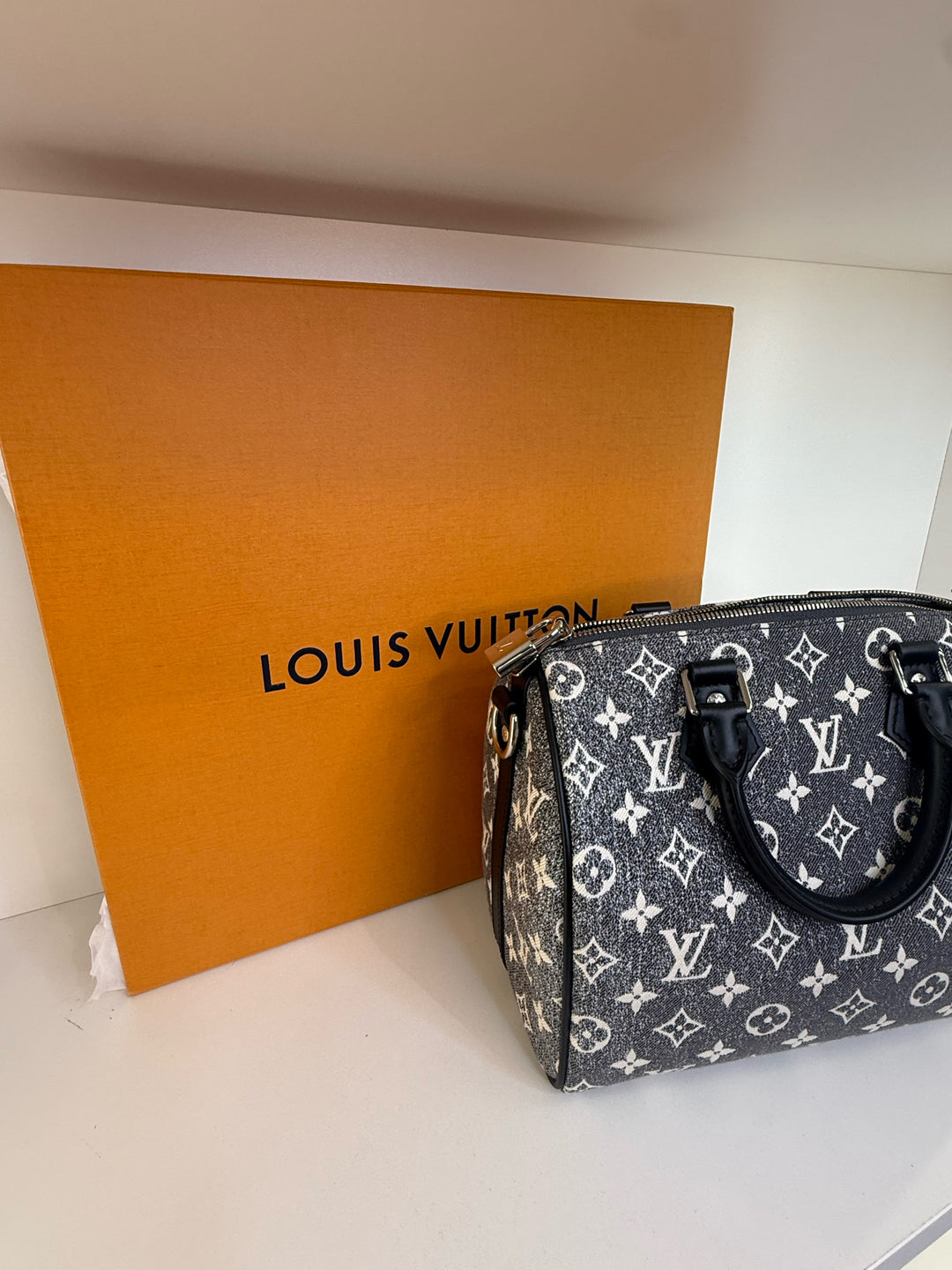 Louis Vuitton Limited Edition Speedy Bandouliere 25 w/ Lock & key (Full Set)