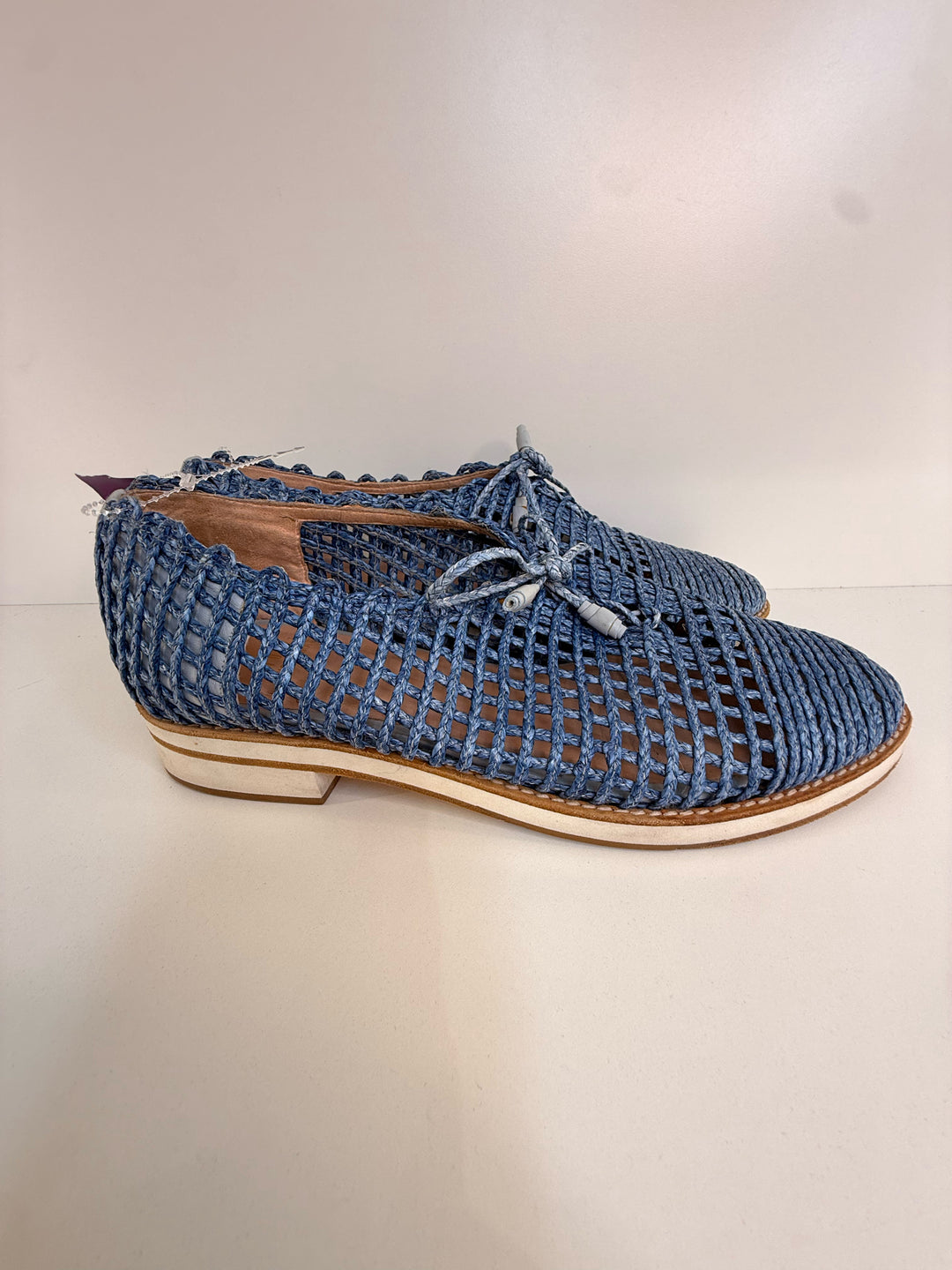 Stuart Weitzman Oxford Lace Up Shoes Sz 9.5