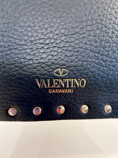 Pre Owned Valentino Black Leather Rockstud Pouch Designer Bag