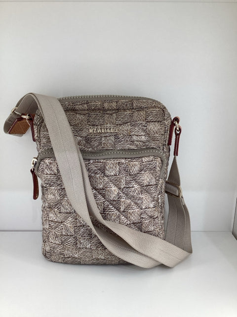 Pre Owned Mz Wallace Beige/Brown Nylon Basket Weave Print Cross Body Bag.