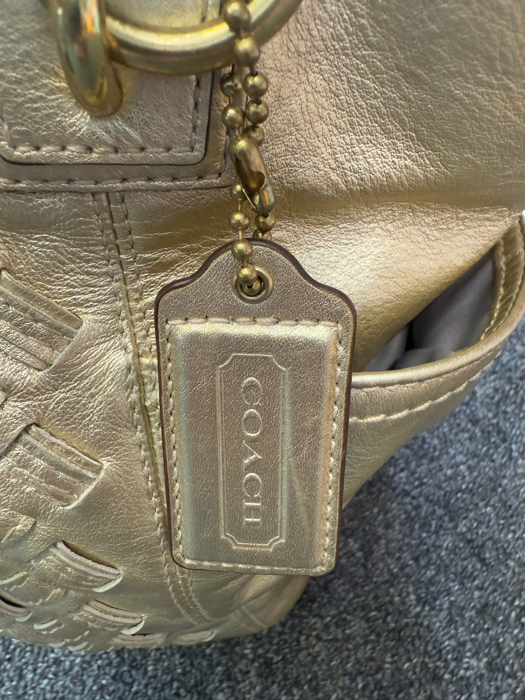 Coach Basket Weave Design w/side Pockets Tote Bag