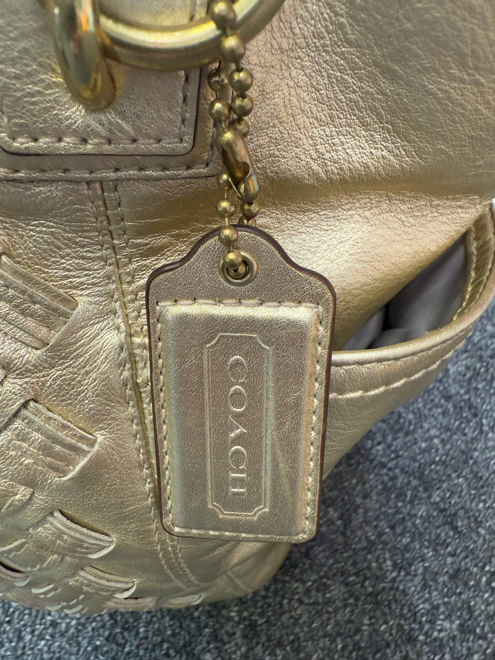 Coach Basket Weave Design w/side Pockets Tote Bag