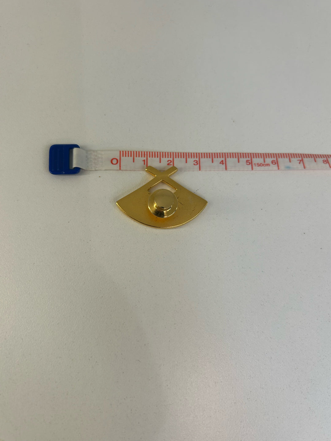 Vintage Matte Gold Open Fan Pin Jewelry