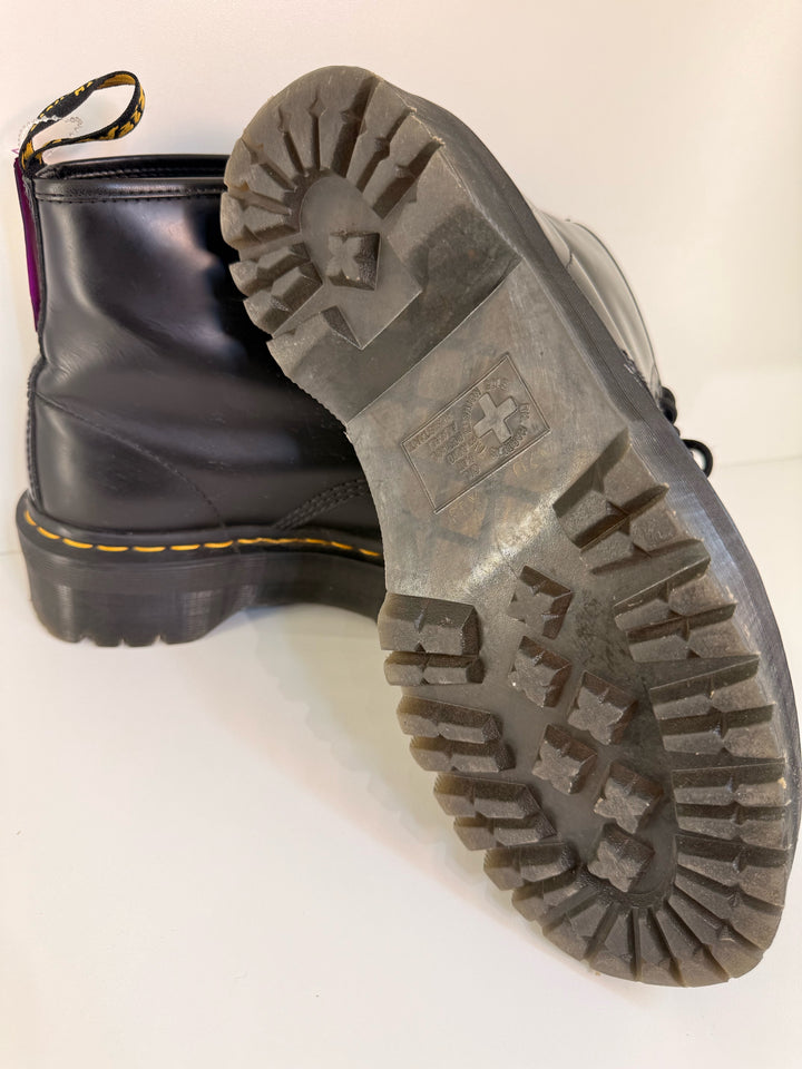 DOC MARTEN Sz 9 Ankle High Platform Boots