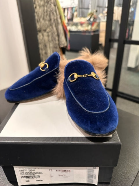 Gucci Sz 35.5 Blue Horsebit Velvet and Fur Shoes Mules Designer