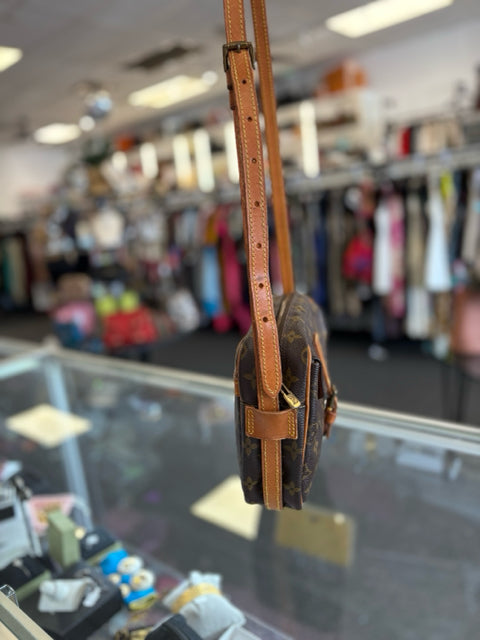 Louis Vuitton Jeune File Crossbody Shoulder Bag
