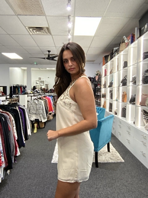 Bebe Sz XXS Creme Halter w Gold Sequin Mini Dress