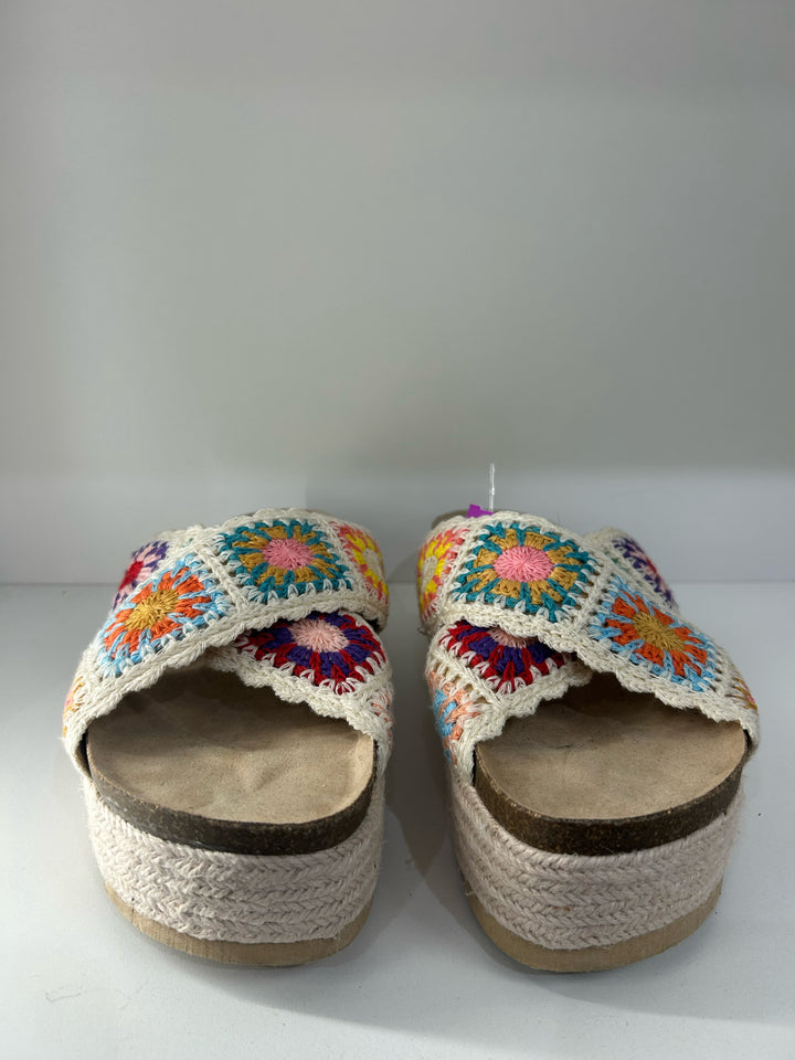 Dirty Laundry Crochet Platform Shoes Sz 9