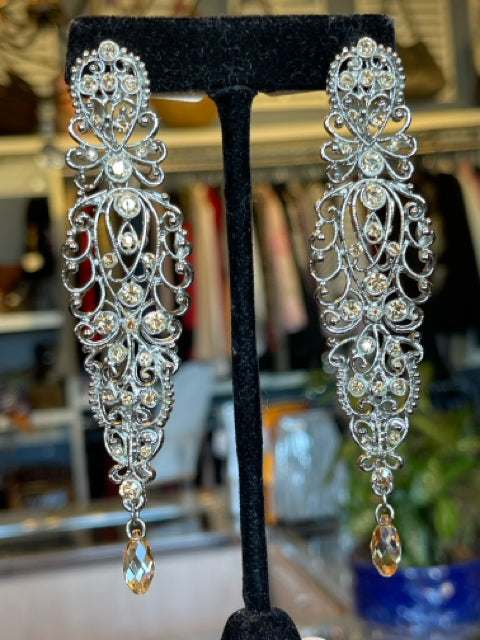 Clara Kasavina Statement Earrings 

Silver Long Dangle Rhinestone Drop