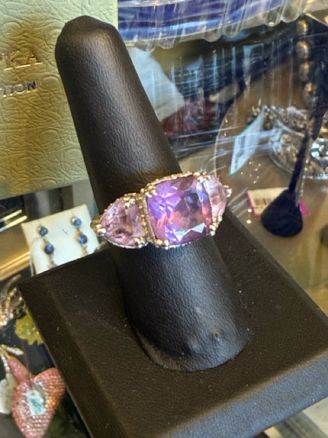 Judith Ripka Ring Includes Box

SS 925 3 stone amethyst/CZ

Appx sz 7
