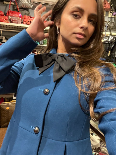 Kate Spade Bow Jacket Coat Sz 4 Beautiful Teal 

3 large round buttons black bow