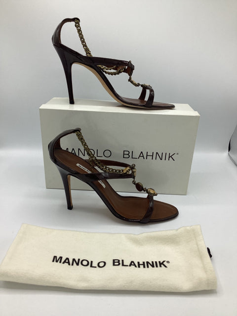 39.5 Manolo Blahnik Sandal Shoe
Open Toe, Chain Anklet w Cabachon Detail w Box