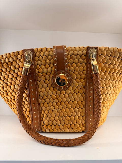 Michael Kors Rattan XL Tote Bags
Gold Hardware
Light Beige Fabric Interior