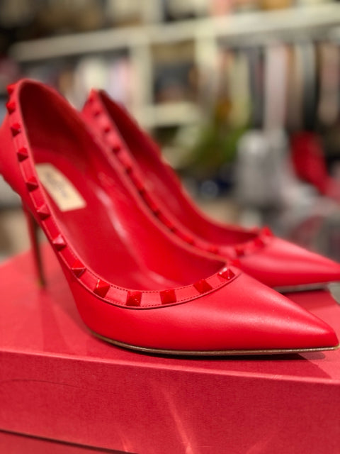 Valentino Garavani Tonal Rock Stud Pump Sz 39  