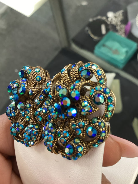 Vintage clip on blue iridescent gold tone 1.25LX1"W
