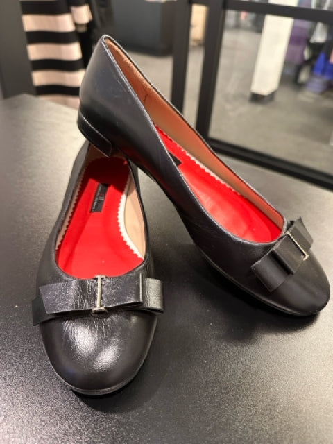 39 Carolina Herrera Black Ballet Flat