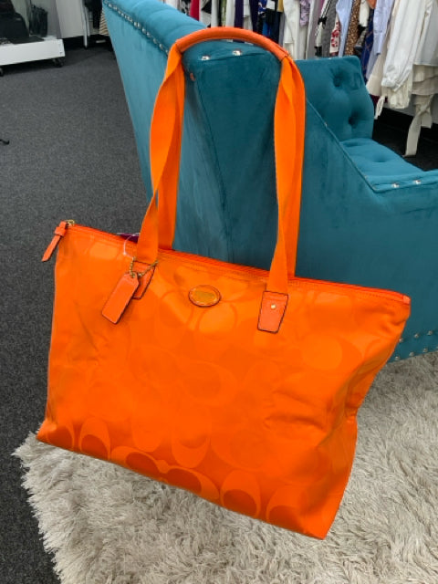 Pre Owned Coach Tote zip top nylon CC print