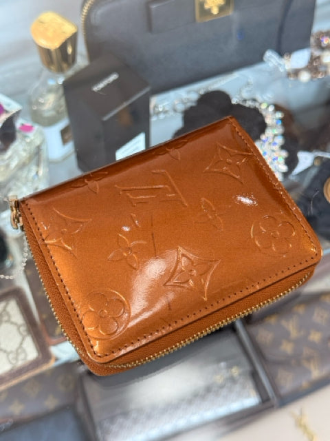 Louis Vuitton BRONZE WALLET Designer