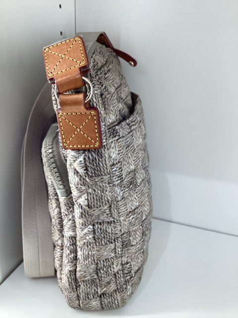 Pre Owned Mz Wallace Beige/Brown Nylon Basket Weave Print Cross Body Bag.