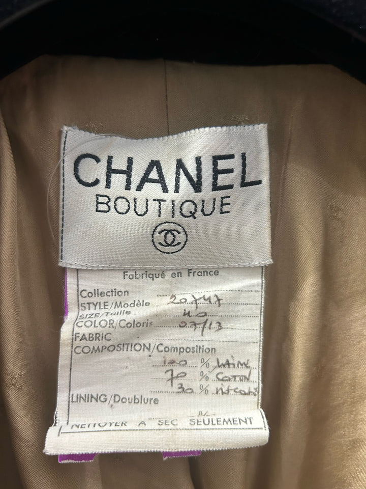 Vintage Chanel Boutique Blazer with Pencil Skirt Size 40/42 - Boucle Tweed, Beige - alternate product view 5